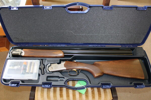 12g over & under by Beretta 28 x 3" multi-choke barrels